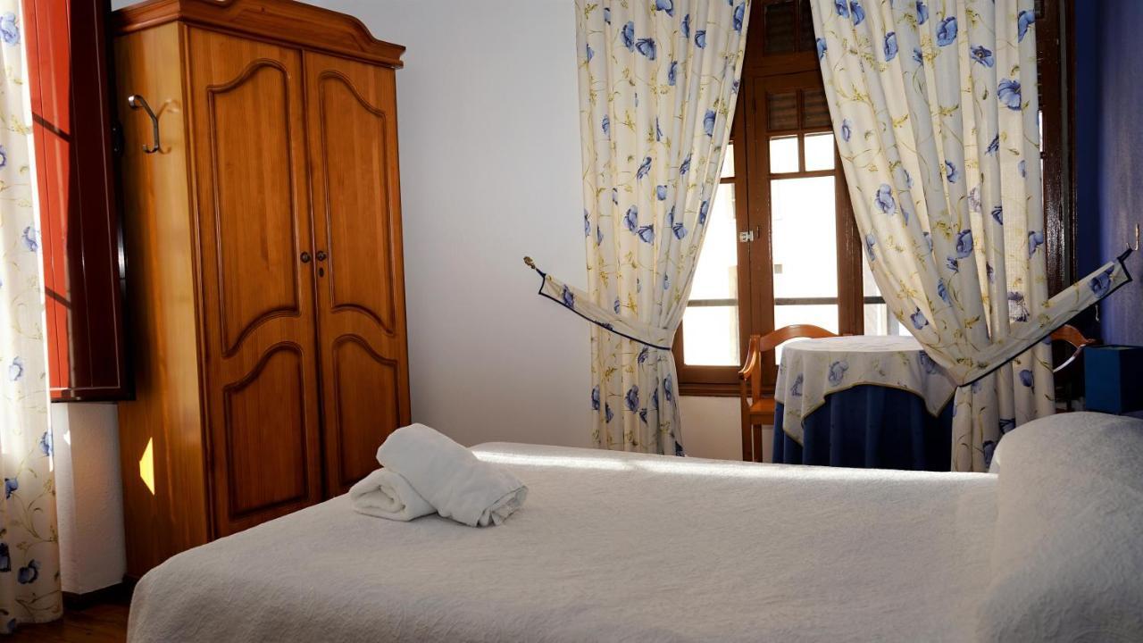 Pension Sandoval León Extérieur photo