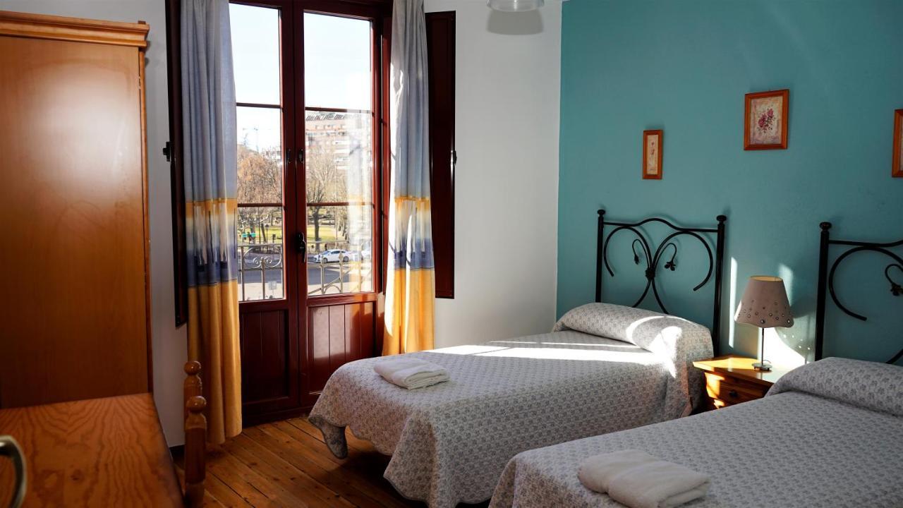 Pension Sandoval León Extérieur photo