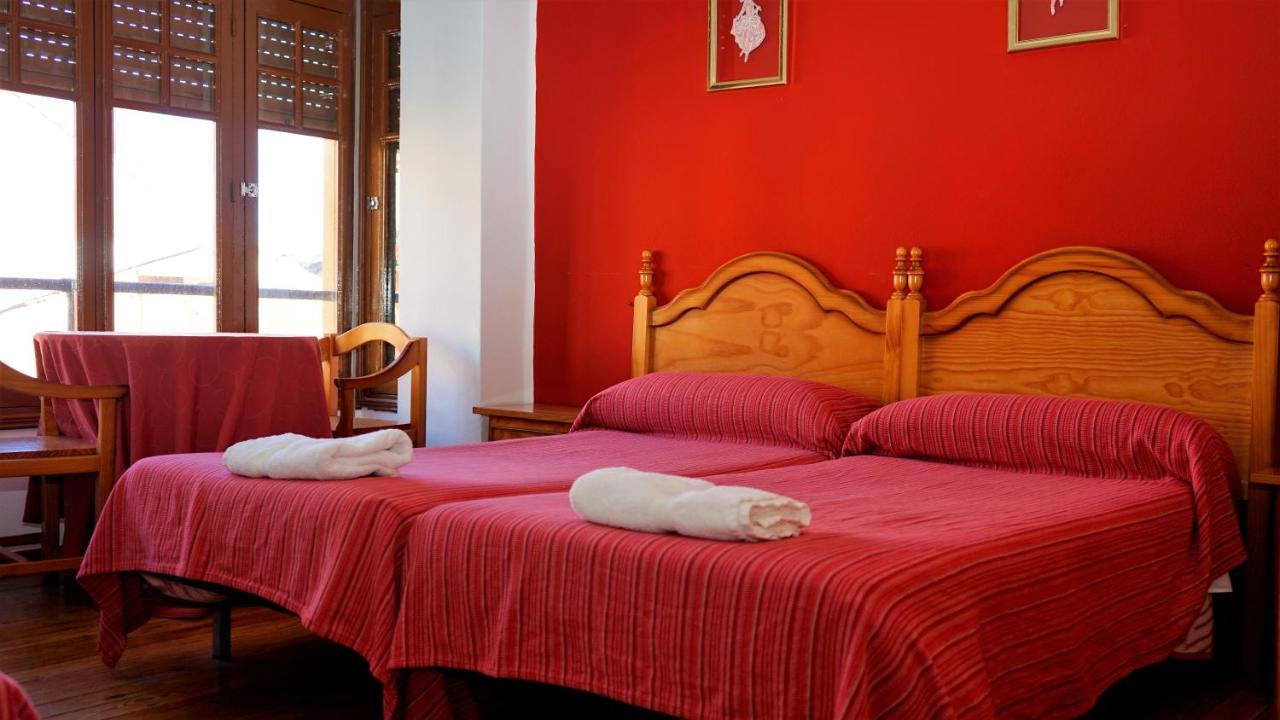 Pension Sandoval León Extérieur photo