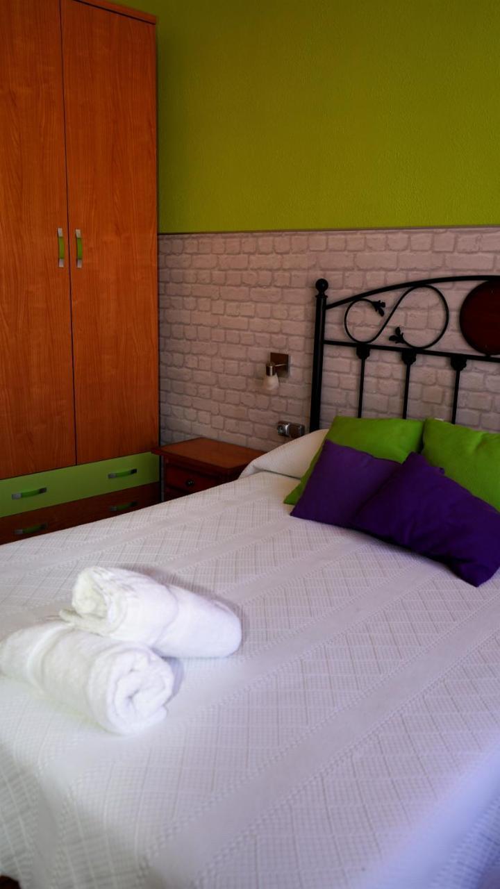 Pension Sandoval León Extérieur photo