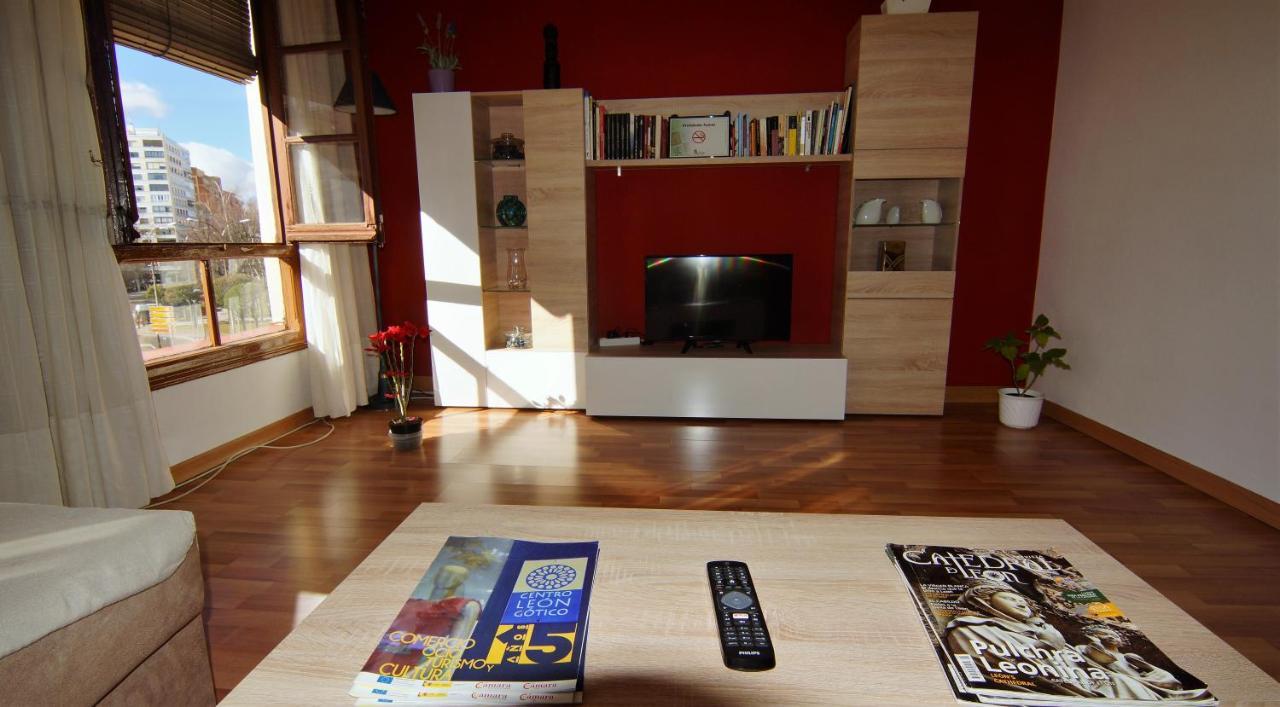 Pension Sandoval León Extérieur photo